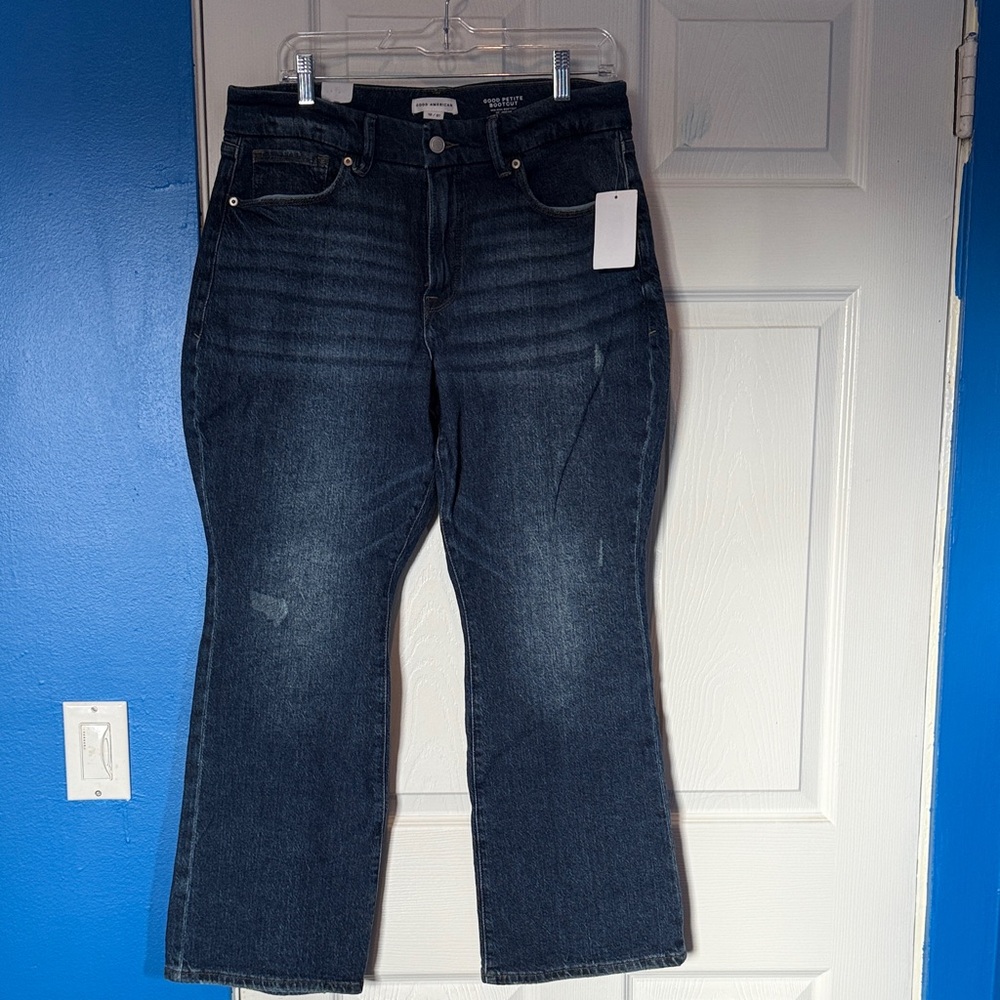Good American Good Petite Bootcut - Picture 3 of 6